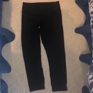 Lululemon cropped black leggings some pilling